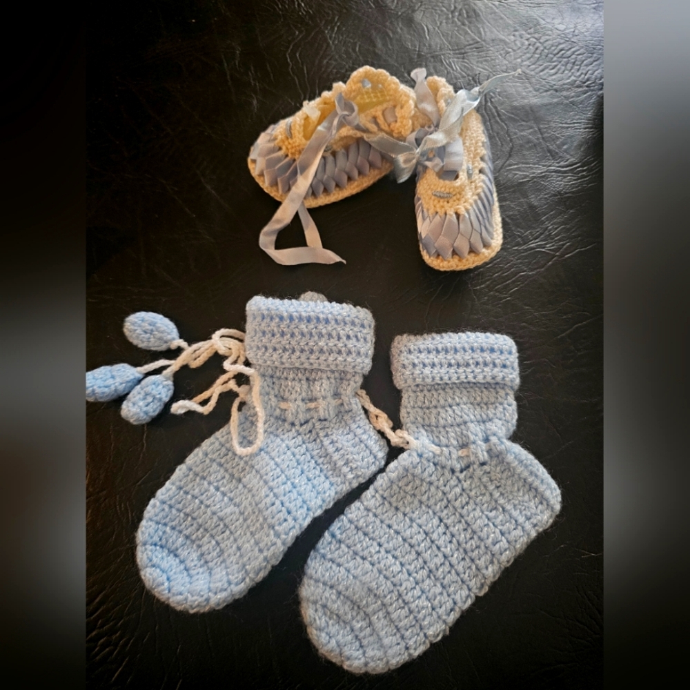 2/10$ Handmade Baby Booties and Shoes Set